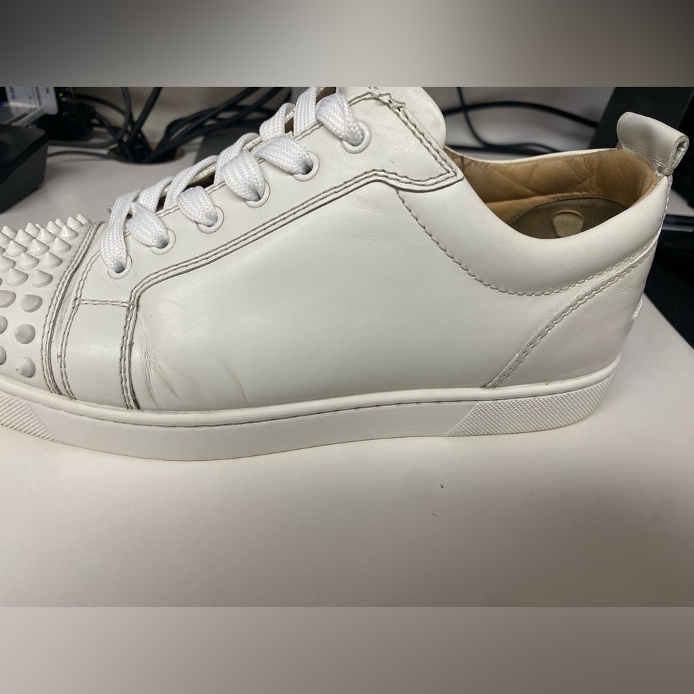 Christian Louboutin white Louis junior with spikes